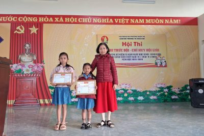 Chào cờ đầu tuần Trao thưởng cho HS đạt giải 3 trạng nguyên TV cấp Phường Năm học 2025-2026