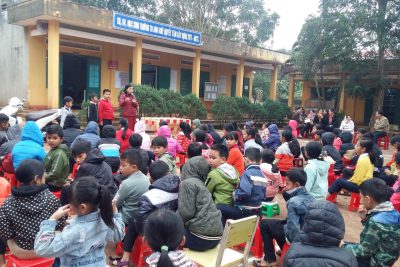 Tuyên truyền ATGT lồng ghép chào cờ đầu tuần