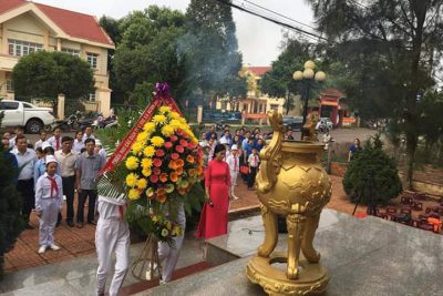 Học sinh tham gia chương trình ” Chiến sỹ nhỏ điện biên” và thiếu nhi các dân tộc thiểu số do Hội đồng đội thị xã tổ chức